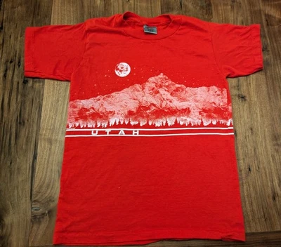 Camiseta envolvente vintage de Utah. Talla M Hecho en USA. Puntada única. Oneita raro Foto 1 de 4
