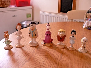 EIN KOMPLETTER SATZ VON 7 LIMITIERTEN JOHN BESWICK "FLINTSTONES" FIGUREN. TOP - Bild 1 von 7