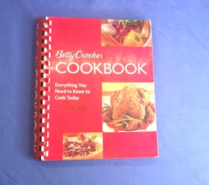 Betty Crocker Cookbook Everything You Need To Know To Cook Today - Paperback - Bild 1 von 8