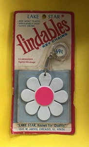 LLAVERO VINTAGE LAKE STAR FINDABLES AÑOS 60 FLOWER POWER SELLADO Blanco + Rosa Nuevo - Imagen 1 de 1