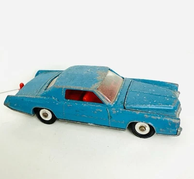 COCHE FUNDIDO A PRESIÓN HUSKY CADILLAC ELDORADO HECHO EN GRAN BRETAÑA AZUL con INTERIOR ROJO Foto 1 de 4