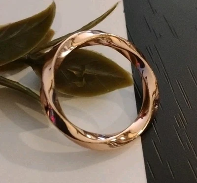 Designer COACH ROSE Gold Plated Signed Twisty Twisted Ring Sz 8, Pre-owned! - Image 1 of 4