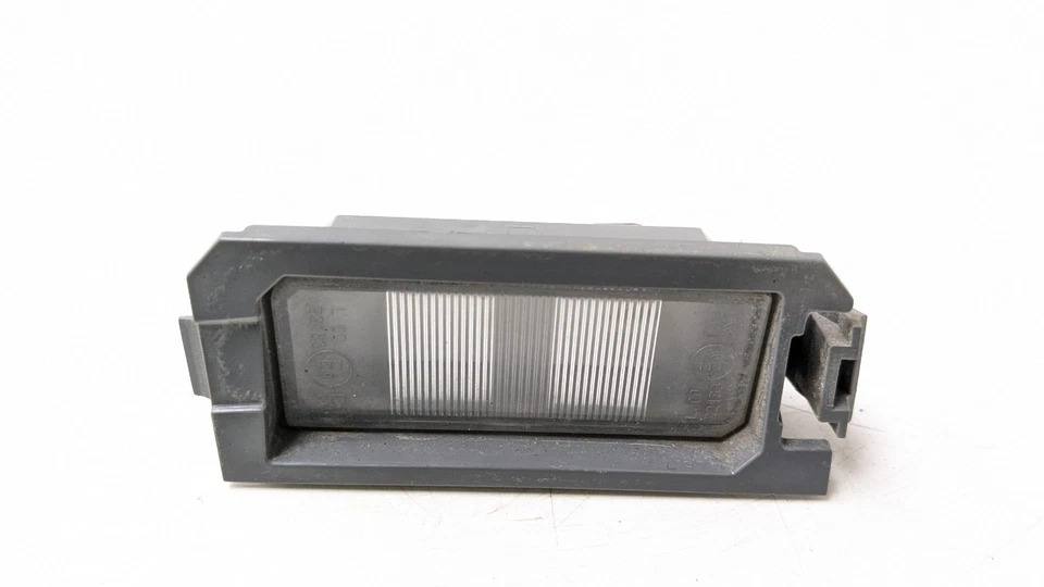 HYUNDAI TUCSON MK4 NX4 NUMBER PLATE LIGHT RIGHT DRIVER SIDE 2023 - Image 1 of 4