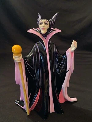 Figura de colección de villanos de Disney de la Bella Durmiente Maléfica Reina Malvada Japón Foto 1 de 4