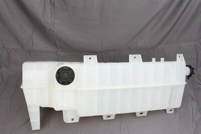 Сверхпрочный бак-резервуар охлаждающей жидкости для грузовика Volvo VNL VNM 08-18 22061290 - Изображение 1 из 2