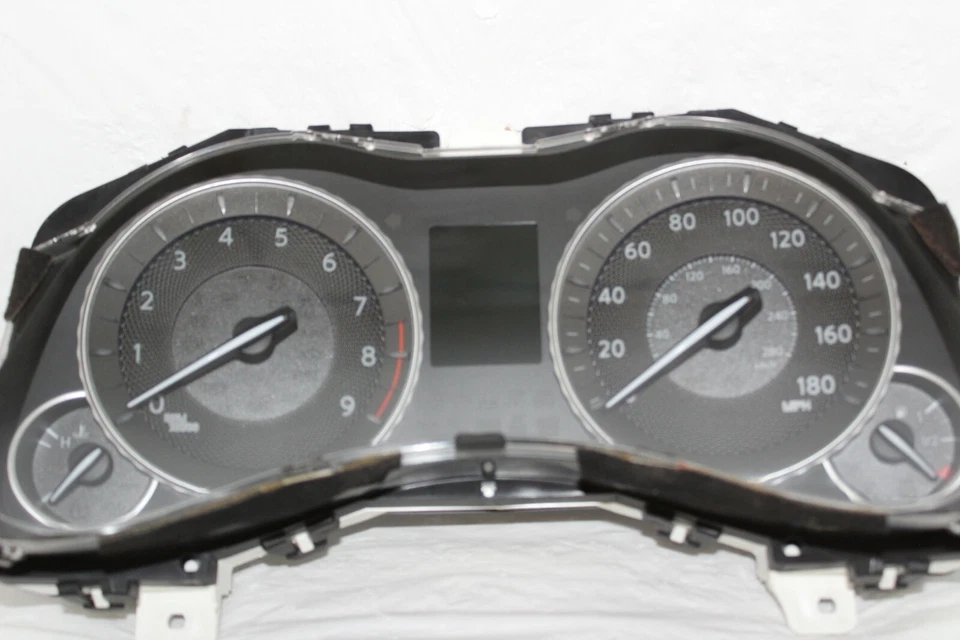 Cuadro de instrumentos velocímetro Infiniti M37 2011-2013 indicadores de panel 149.858 millas Foto 1 de 4