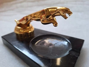 Jaguar Aschenbecher, Briefbeschwerer, Kühlerfigur, Marmor - Bild 1 von 3