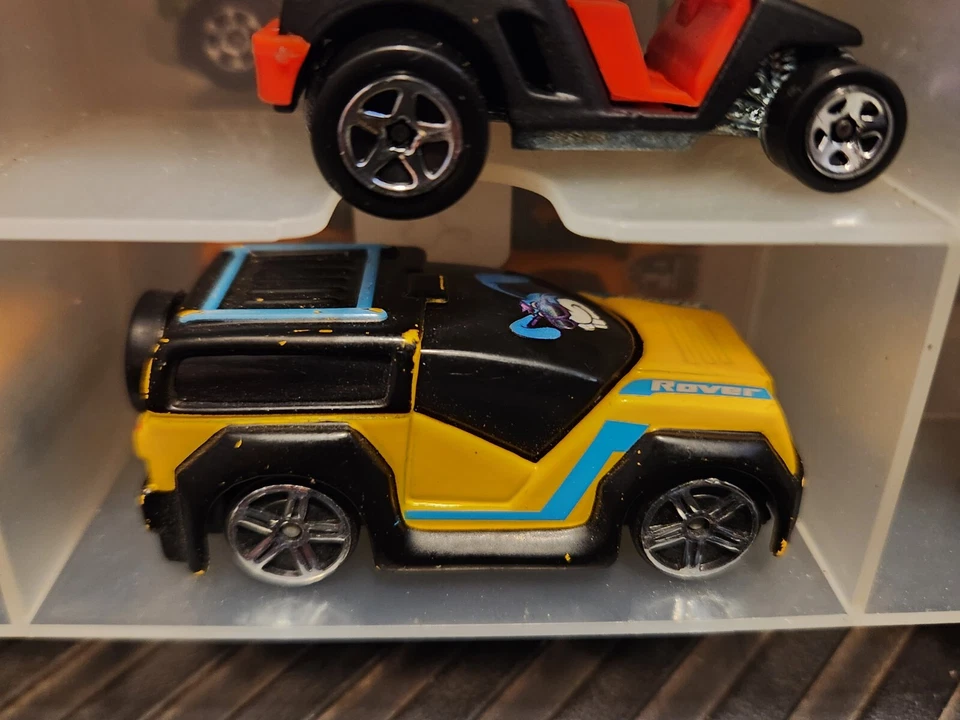 hot wheels CITY trucks vans loose you pick (case #65) tow tanker bus taxi - Image 1 of 1