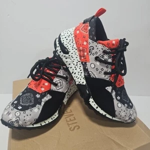 Steve Madden Cliff Sneakers Bandana Print Design Red Multicolor W Size 6.5 New - Picture 1 of 23