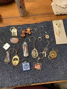 Lot of 15 Collectible Theme Keychains - Picture 1 of 8