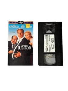 Junior VHS Sealed 1995 Danny Devito Arnold Schwarzenegger MCA Universal - Picture 1 of 5