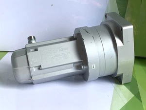 MULTIVAC AKM52K-ASS2R-02 motore + F2CS-A25-59-01 cambio - Foto 1 di 5