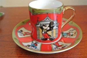 Disney TOKYO DISNEYLAND MICKEY MOUSE Through The Years Cappuccinotasse & Untertasse - Bild 1 von 1