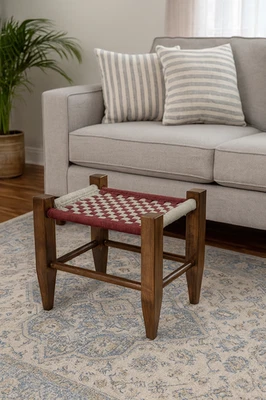 Reposapiés de madera vintage con tejido a cuadros rojo y crema banco cabina Foto 1 de 4