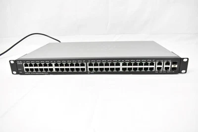 Conmutador de red administrado Cisco SG300-52 52 puertos Gigabit Ethernet Foto 1 de 4