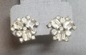 Vintage Signed Coro Clear Rhinestone Silver Tone Clip screw back Earrings - Picture 1 of 8