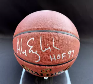 Alex pallacanestro inglese firmato Spalding NBA con HOF'97 (SCHWARTZ COA) - Foto 1 di 5
