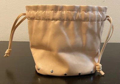 Rebecca Minkoff с заклепками веган кожи натяжной шнурок косметики сумка мешок телефона - Изображение 1 из 4