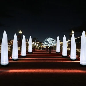 Decorazione colonna a forma di zanna gonfiabile che cambia colore 9 piedi - Foto 1 di 6