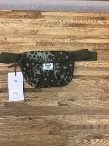 herschel camouflage bolsa
