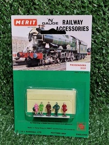 Merit N Gauge Pack Of Railway Passengers Figures 5151 Railway Accessories NEW - Picture 1 of 3