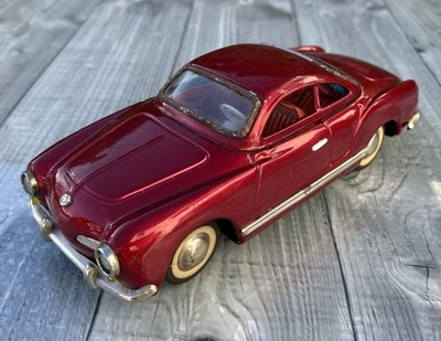Volkswagen Karmann Ghia Vintage Folha de Flandres MF-743 Vermelho Metálico Escala 1:16 25cm - Imagem 1 de 4