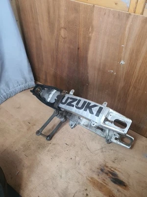 Brazo basculante trasero Suzuki GSXR 600 SRAD 1997 a 2000 GSXR600 GSX-R Foto 1 de 4