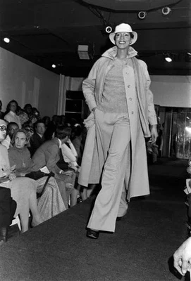 Gabardina larga lluvia 8 colección Calvin Klein vintage otoño 1975 arcilla tostada Foto 1 de 4