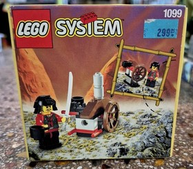 Lego Systems  1099 Ninja Blaster Castle Vintage 
