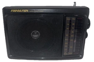 Radio AM/FM Sound Design 2236 BLK con mango de colección AC DC excelente estado - Imagen 1 de 6