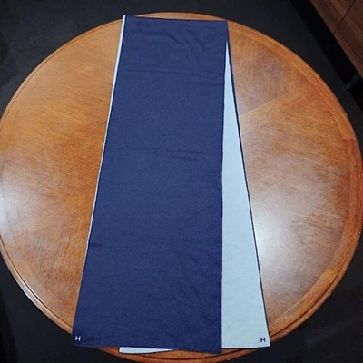 Bufanda tejida con logotipo H reversible Hermes cachemir seda azul oscuro usada Foto 1 de 4