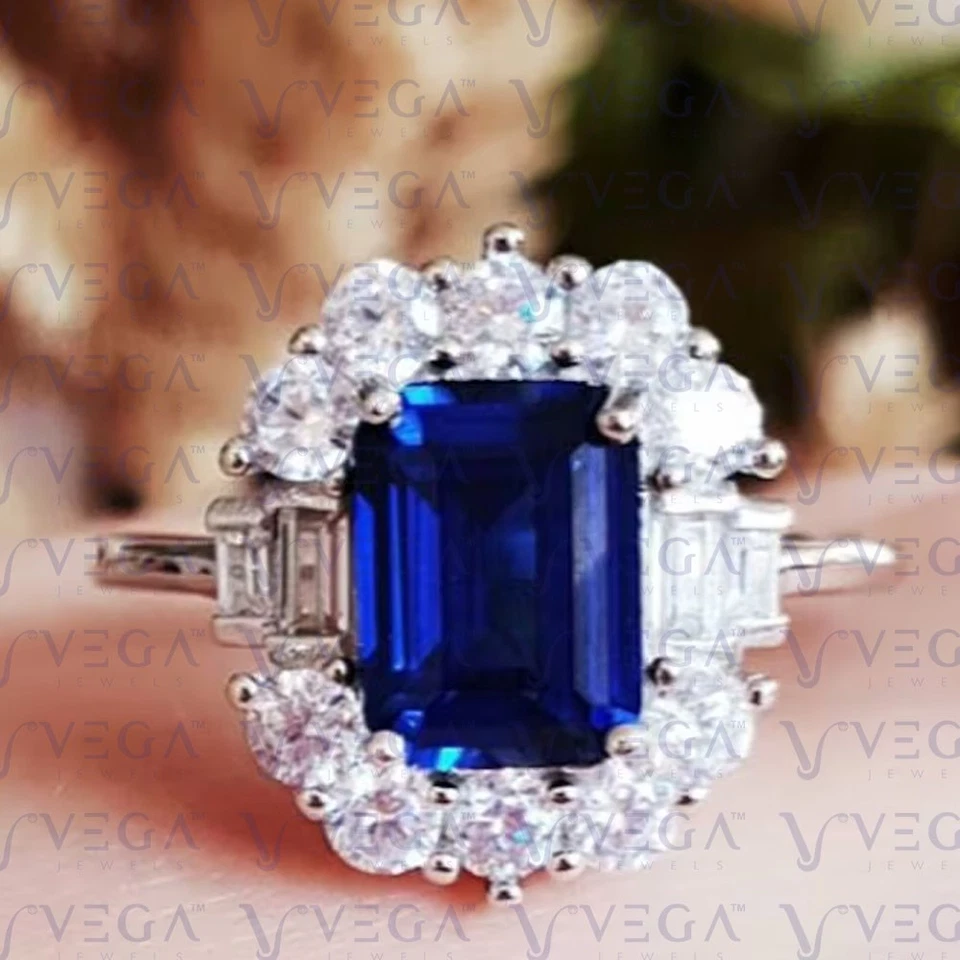 Anillo con halo de diamantes y zafiros naturales talla esmeralda de 5,10 quilates enchapado en platino 950PT Foto 1 de 4