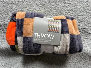 Target Throw Blanket Plush Checkered Pattern 50x60 Recycled Polyester New - Picture 1 of 5