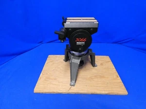 Manfrotto Bogen 3066 Stativkopf & Schnellwechselplatte mit Hi-Hat auf Holz montiert - Bild 1 von 15