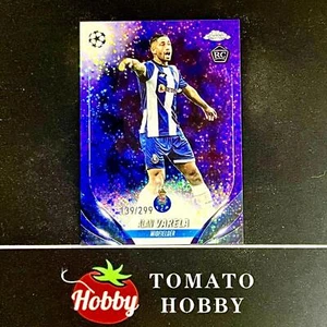 TOPPS CROMO UEFA 2023-24 ALAN VARELA RC/299 REFRACTOR MOTEADO VIOLETA PORTO - Imagen 1 de 2