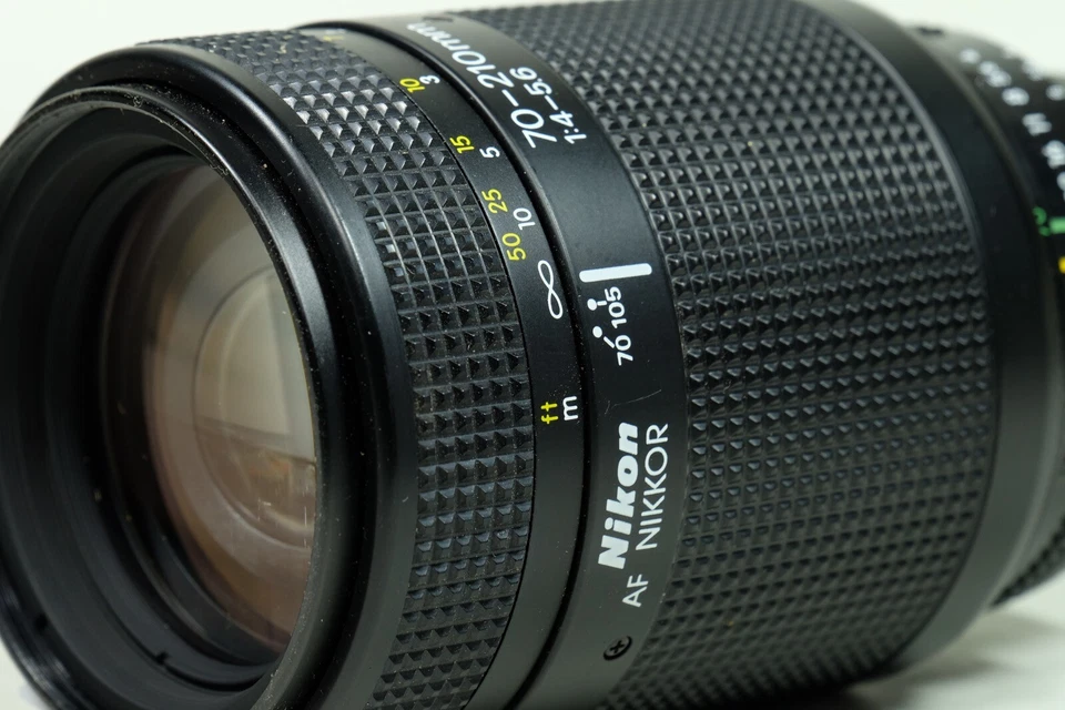 Nikon Nikkor-AF 70-210mm f4-5.6 LENTE AF CON CAPUCHA HN 23 Foto 1 de 4