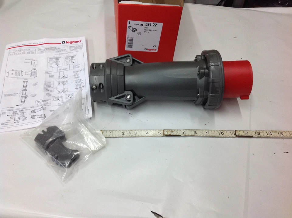 Enchufe Pass Seymour Legrand 59122 59-122 125A 380-415V, Hypra 3P + E, IP67 NUEVO  Foto 1 de 4