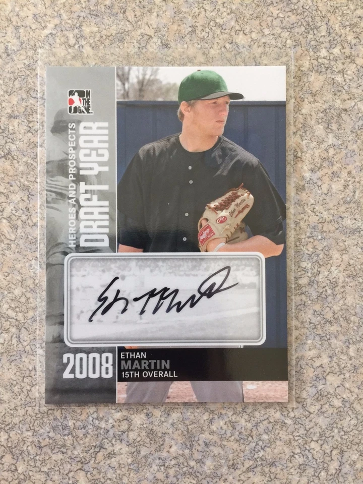 ETHAN MARTIN 2011 ITG HEROES AND PROSPECTS DRAFT YEAR AUTO ROOKIE AUTOGRAPH - Image 1 of 1