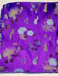 Chinesischer lila Brokat Stoff (NEU) 45x36 - Bild 1 von 6