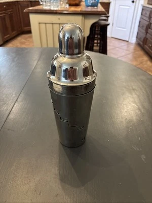 Coctelera Pottery Barn de acero inoxidable 24 oz Foto 1 de 4