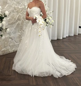 Wedding Ball Gown - Women’s Size 14. - Picture 1 of 10