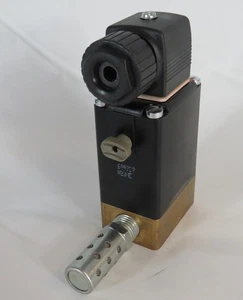 Burkert 0330-C-1/8-FKM-BR Pivoted Armature Valve Assembly 1/4 NPT 145 psi NOP - Picture 1 of 2