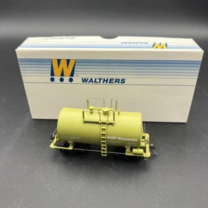 Walthers HO BASF #78544 Carro armato a cupola singola 30’ 932-5106 pre-costruito - Foto 1 di 16