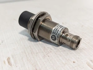Allen Bradley 872C-DH8NP18-D4 Proximity Sensor, 10-30VDC, 200Ma - Picture 1 of 8