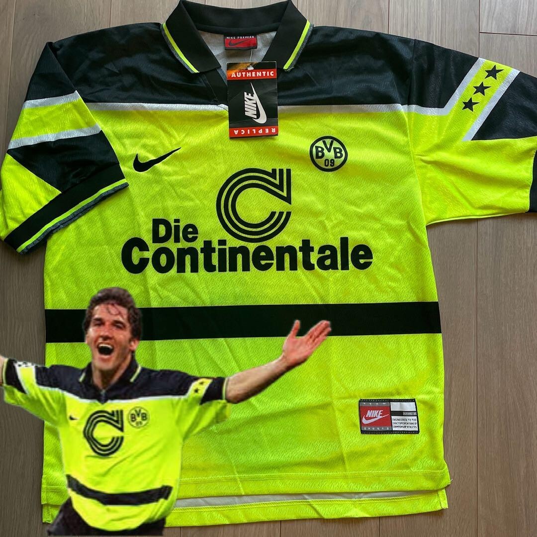 Nike Size XL Borussia Dortmund International Club Soccer Fan Nike Size XL Borussia Dortmund International Club Soccer Fan