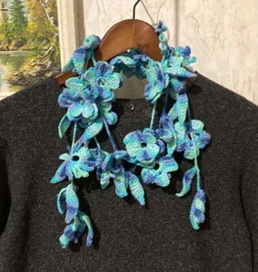 Crochet fancy flowered blue shades cotton handcrafted necklace - Picture 1 of 6