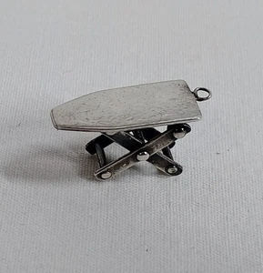 Vintage Miniatur Sterlingsilber klappbares Bügelbrett Anhänger - Bild 1 von 10