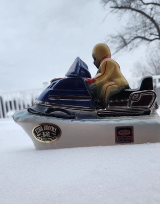  Garrafa de licor Ezra Brooks 1972 snowmobile, Whiskey Decanter Heritage #127 - Imagem 1 de 4