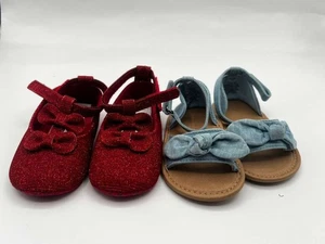 Paquete de zapatos para bebé niña 6-12M sandalias antiguas azul marino y lazo rojo Primark planos - Imagen 1 de 8