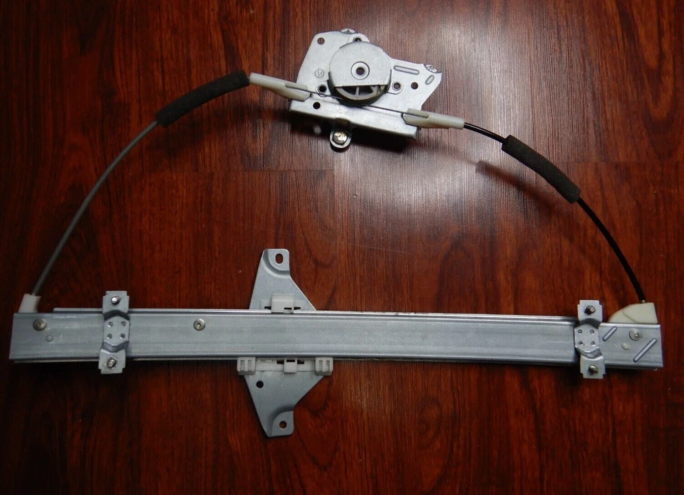 Suzuki OEM ventana derecha 83401-86Z00 Verona 2004-2006 2,5 L OEM 8340186Z00 Foto 1 de 4